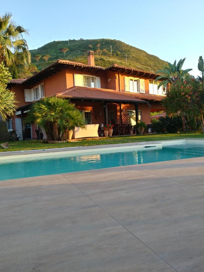 Villa Di Giorgi Apartments เชฟาลู ภายนอก รูปภาพ
