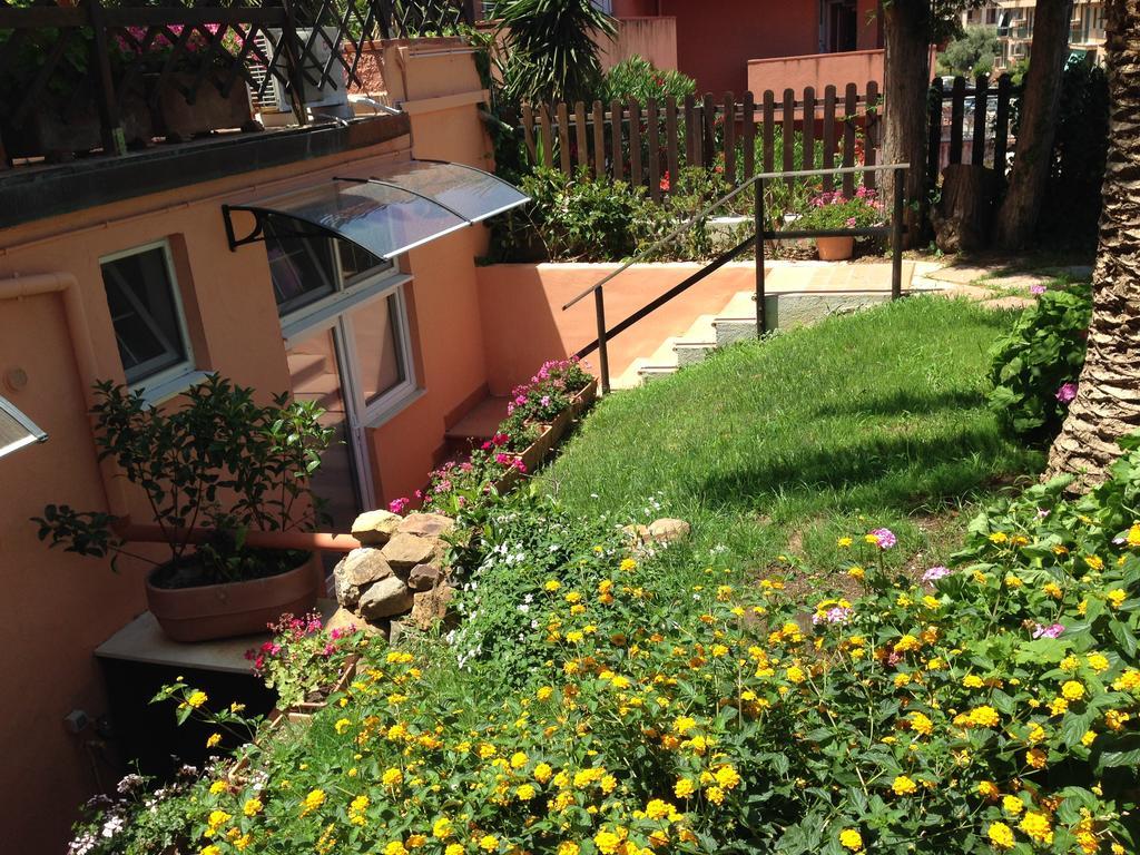 Villa Di Giorgi Apartments เชฟาลู ภายนอก รูปภาพ